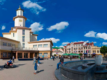 Площа Ринок в Івано-Франківську