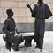 Пам'ятник детективу Холмсу та доктору Ватсону на Смоленській площі у Москві.